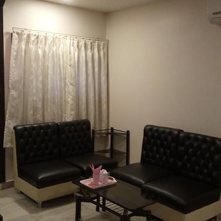 Continental Lodge Malda Bagian luar foto